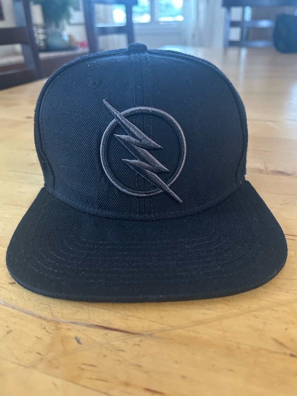 DC Comics The Flash Black Snapback Hat Cap Logo 85% Acrylic 15% Wool